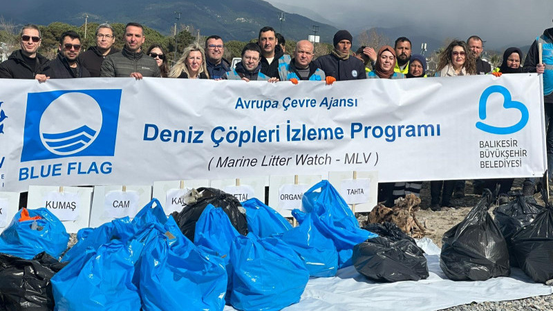 Altınkum’da anlamlı temizlik