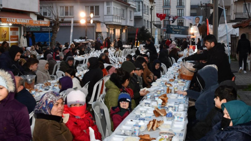 BÜYÜKŞEHİR'İN KARESİ İFTARI