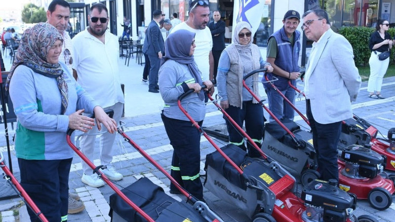 ALTIEYLÜL BELEDİYESİ ARAÇ VE EKİPMAN PARKINI GÜÇLENDİRDİ